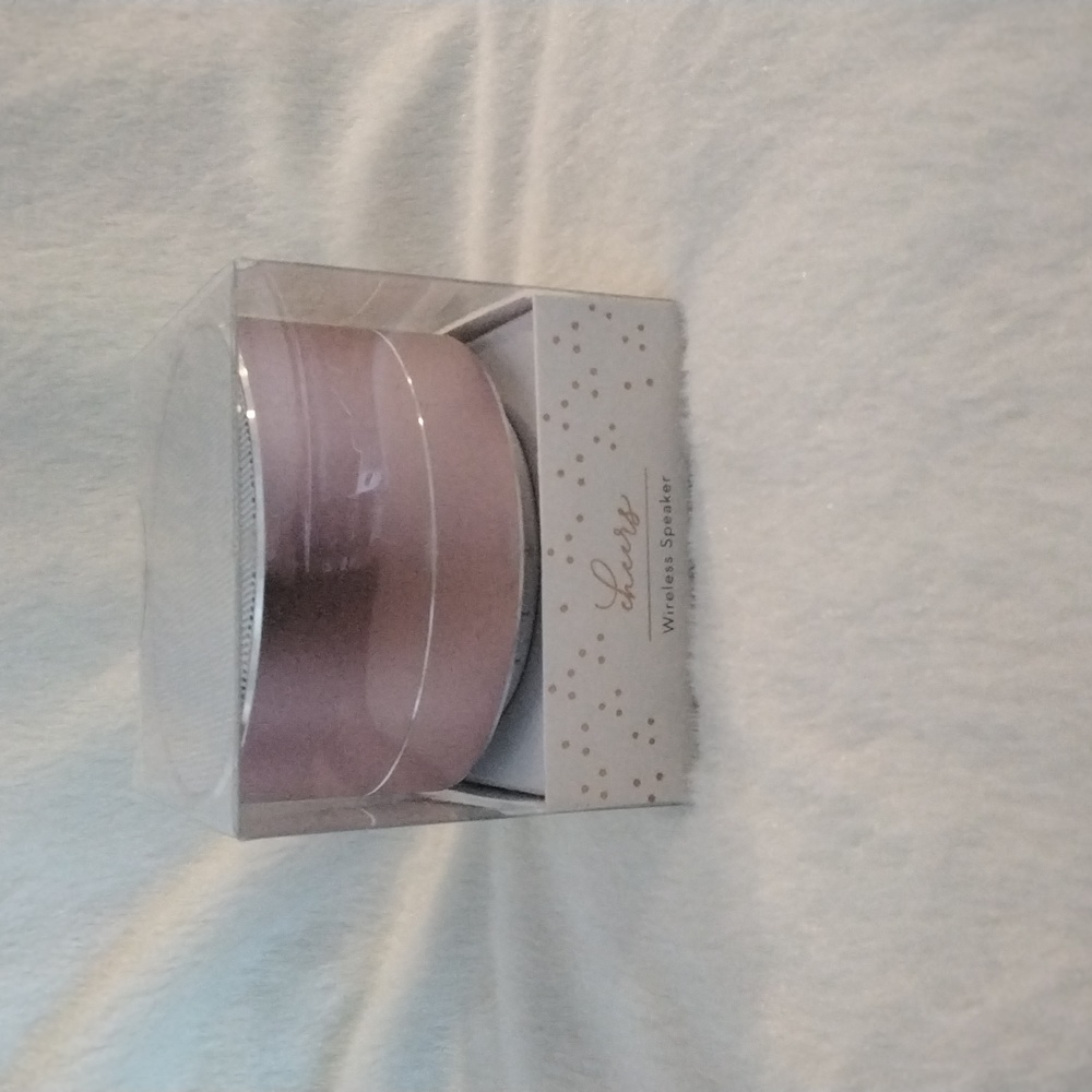 LC Lauren Conrad Wireless Speaker NWT
